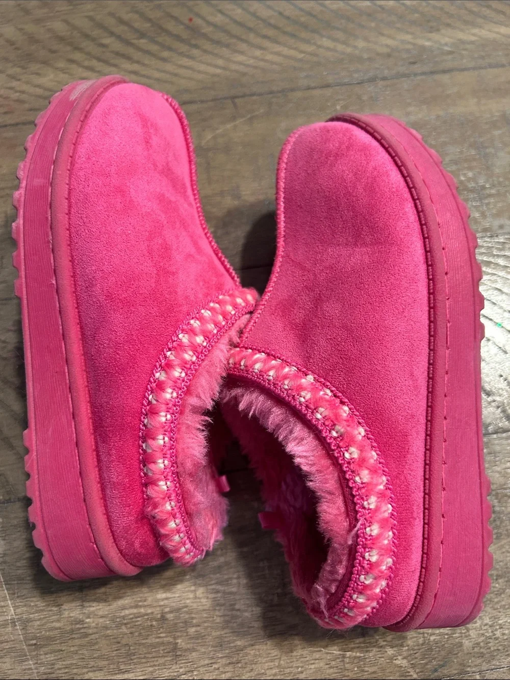 Sonoma Kids Ugg style slip on shoes Hot Pink size 13